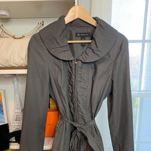 The trench jacket with a little embellishments